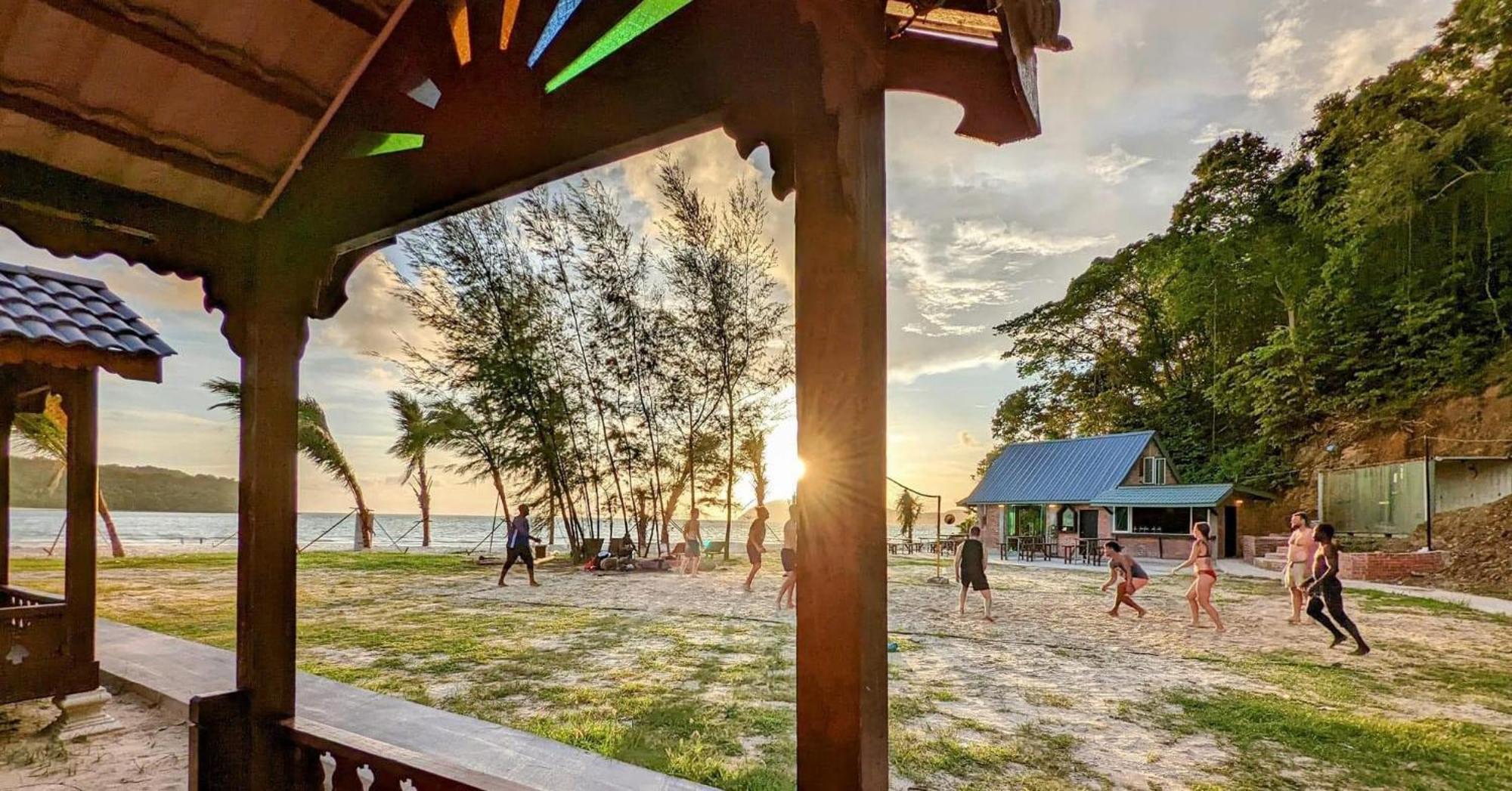 Langkawi Pantai Cenang - Private Beach Glamping Experience Экстерьер фото